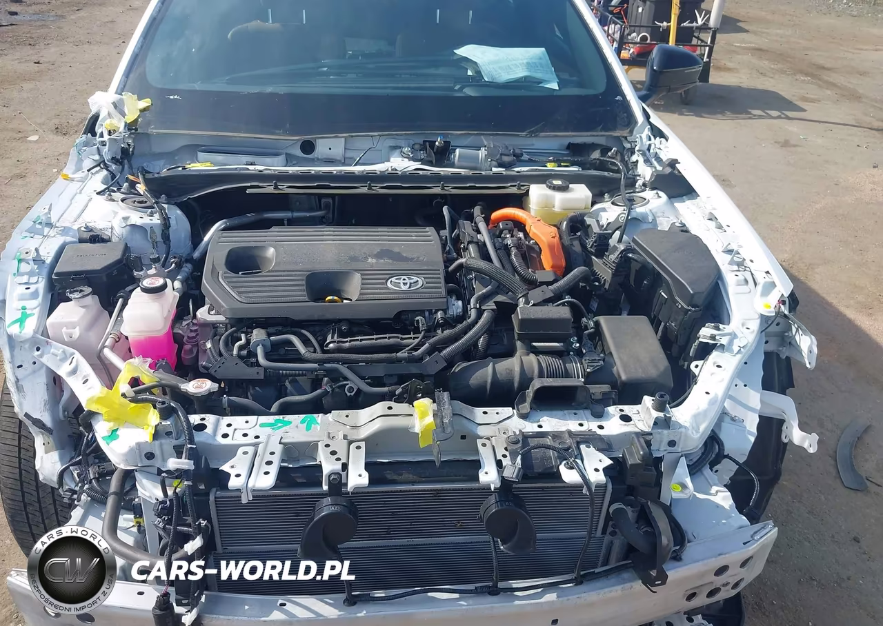 2025 Toyota Crown Signia Xle VIN:JTDACAAJ0S3025040 - 10