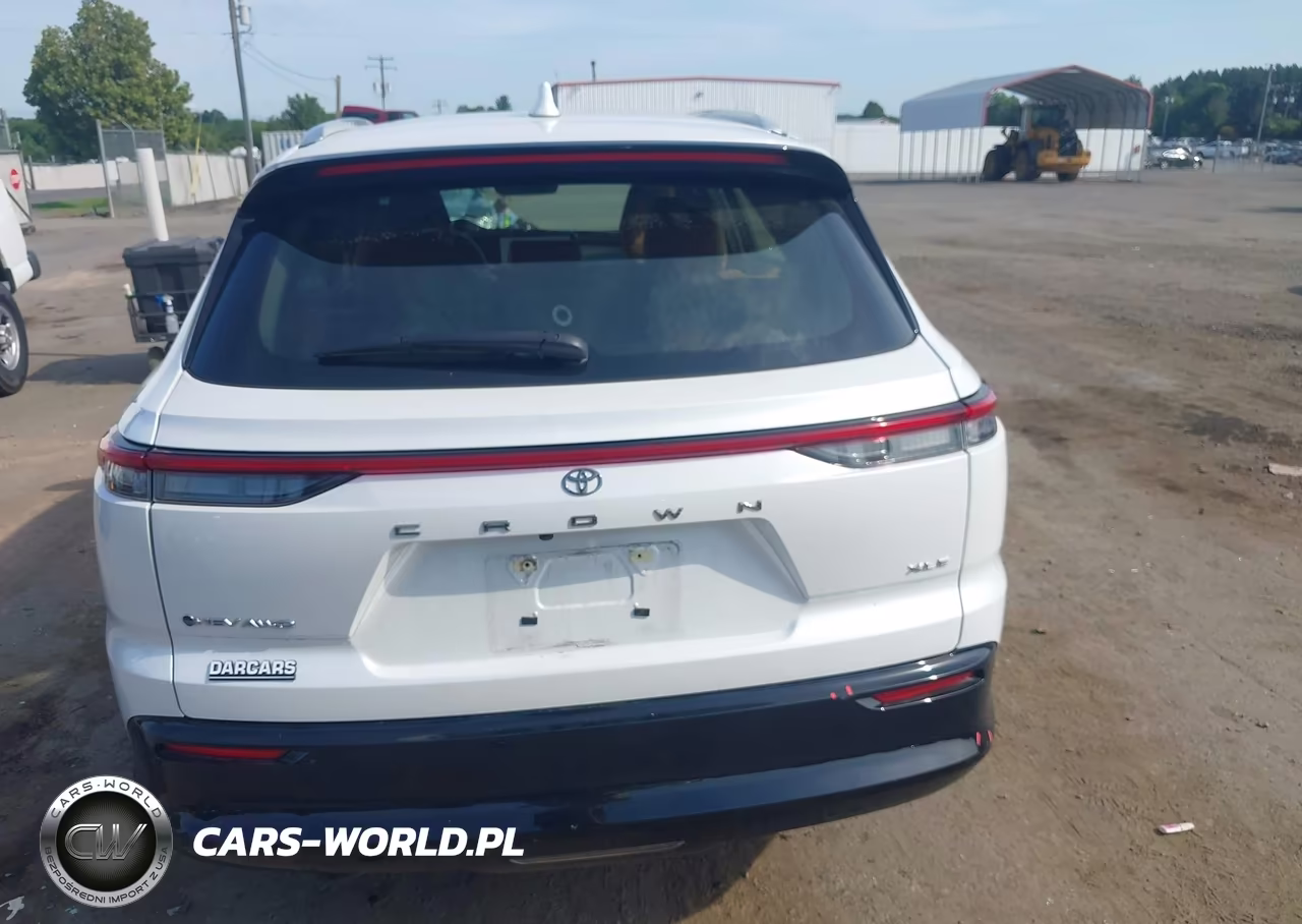 2025 Toyota Crown Signia Xle VIN:JTDACAAJ0S3025040 - 17