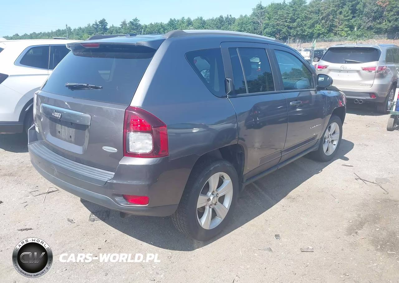 2016 Jeep Compass Latitude VIN:1C4NJDEB1GD619147 - 4