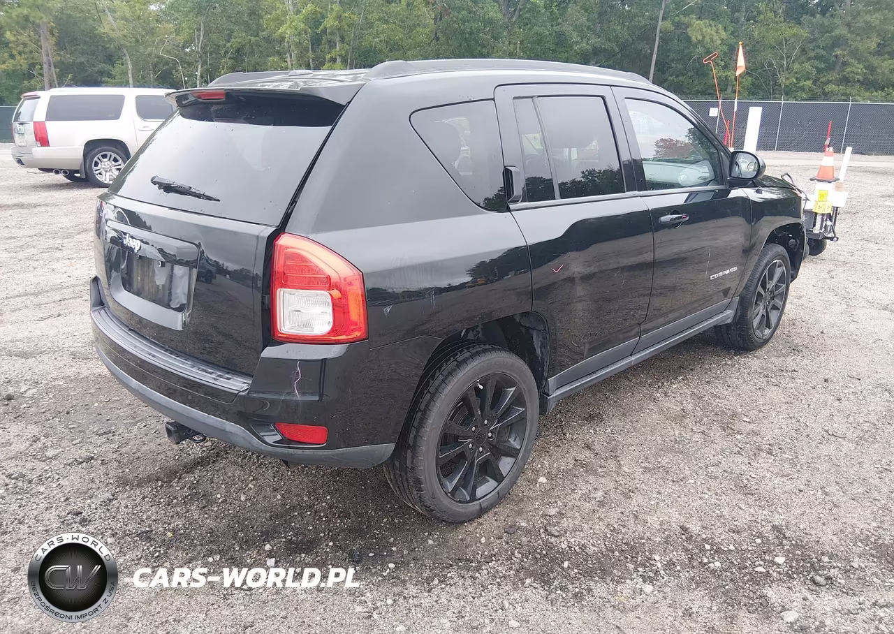 2012 Jeep Compass Latitude VIN:1C4NJCEB3CD688152 - 4
