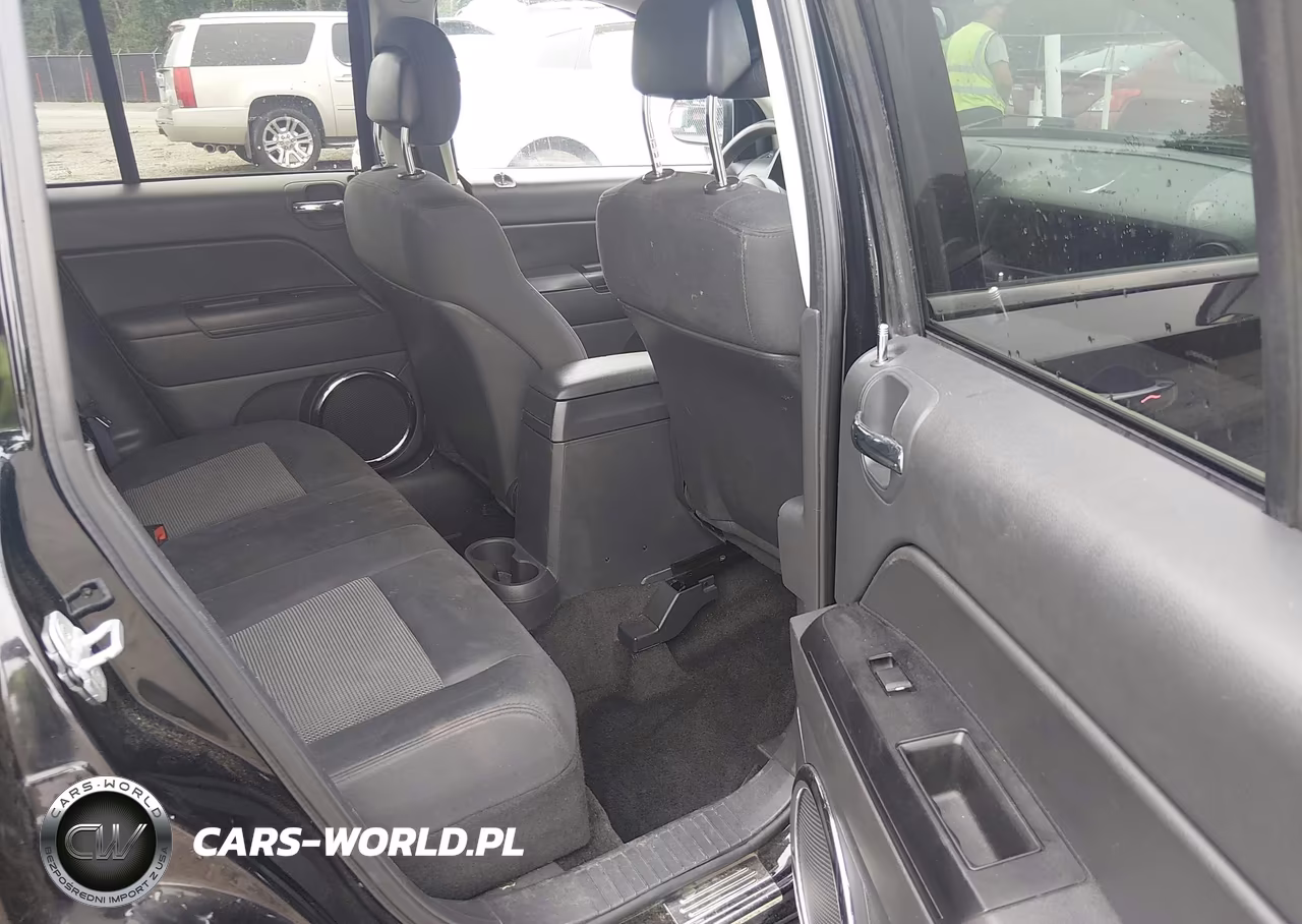 2012 Jeep Compass Latitude VIN:1C4NJCEB3CD688152 - 8