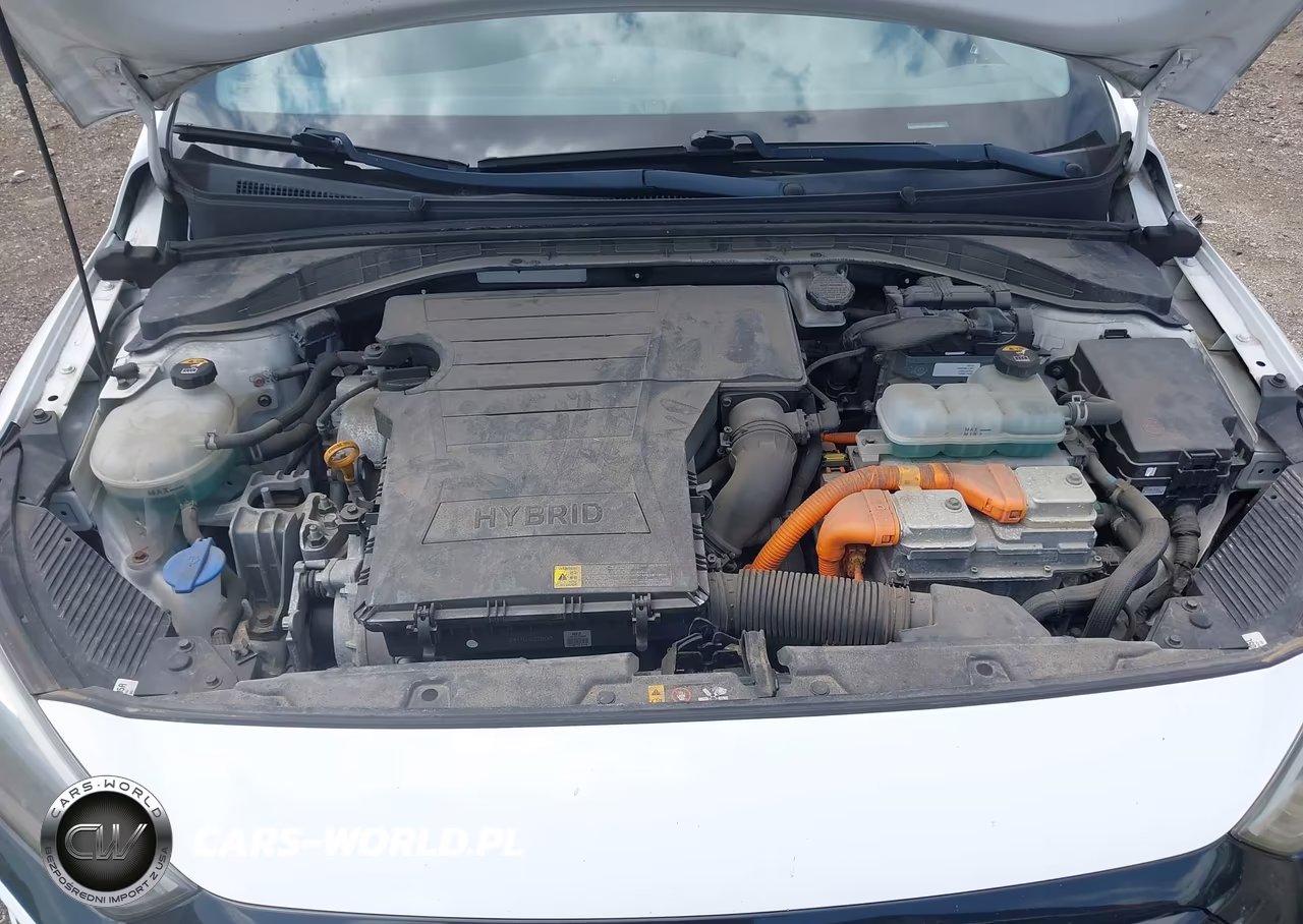 2018 Hyundai Ioniq Hybrid Blue VIN:KMHC65LC1JU076167 - 10