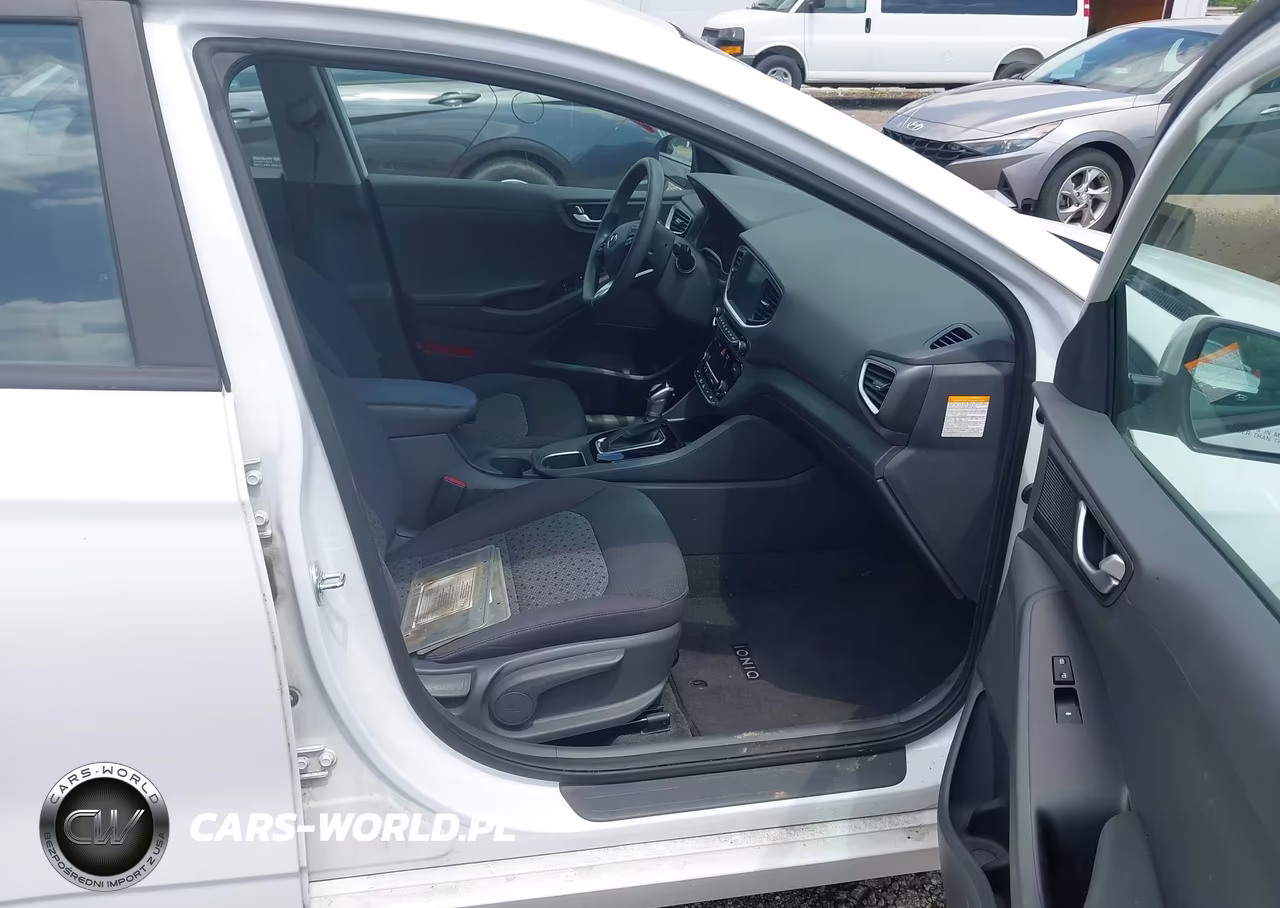 2018 Hyundai Ioniq Hybrid Blue VIN:KMHC65LC1JU076167 - 5