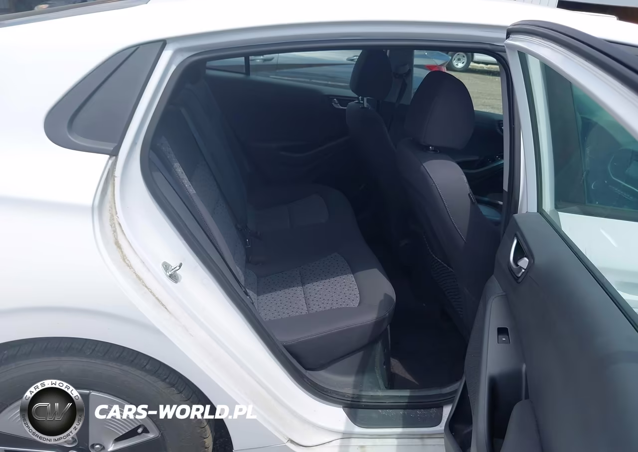 2018 Hyundai Ioniq Hybrid Blue VIN:KMHC65LC1JU076167 - 8