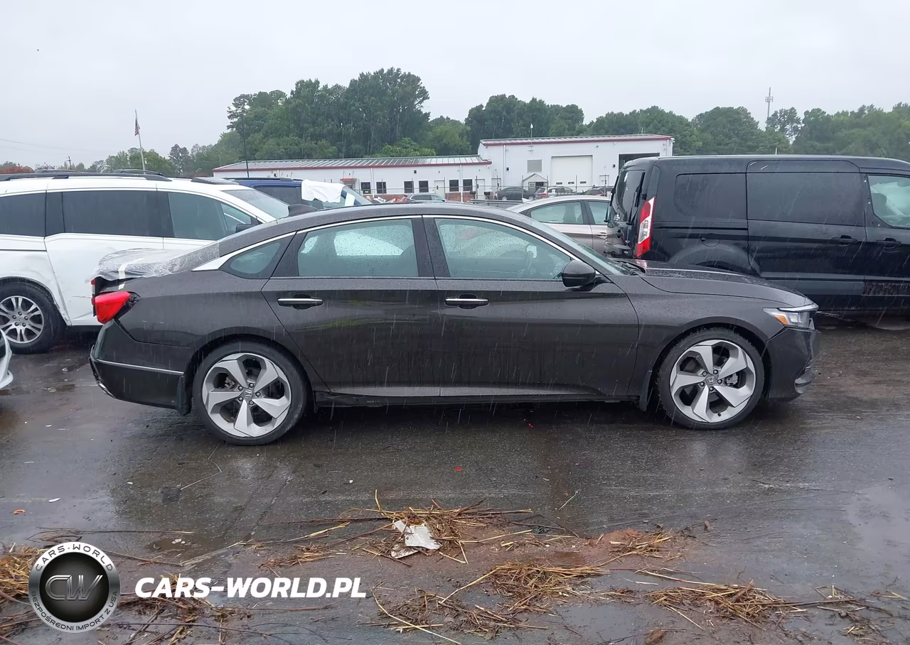 2018 Honda Accord Touring 2.0T VIN:1HGCV2F92JA029674 - 13