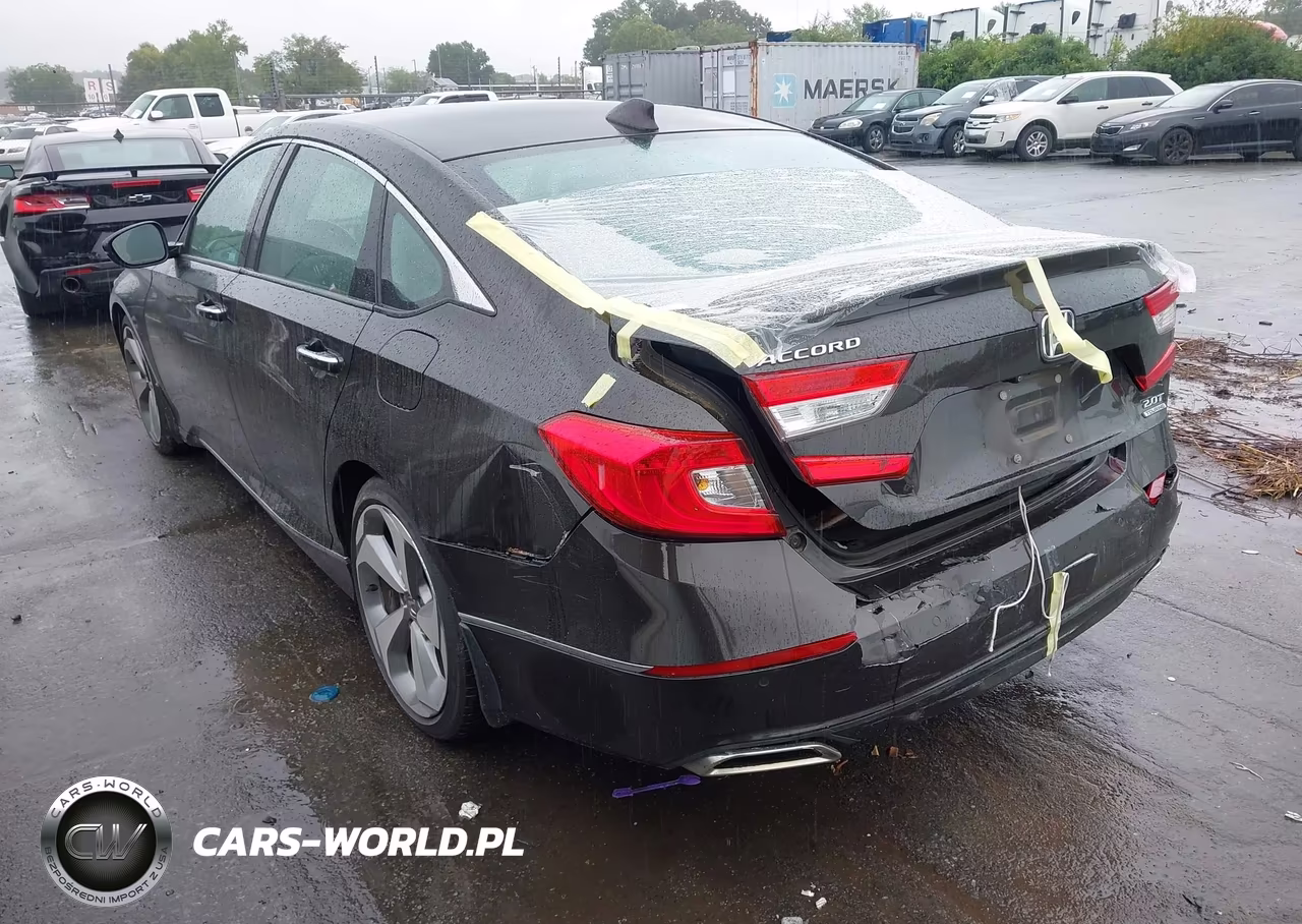 2018 Honda Accord Touring 2.0T VIN:1HGCV2F92JA029674 - 3