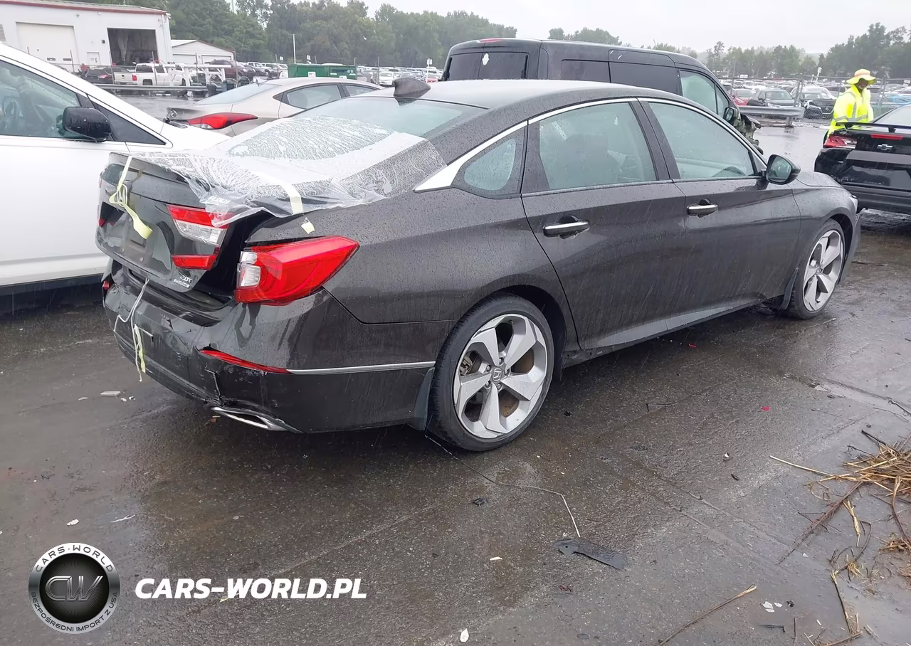 2018 Honda Accord Touring 2.0T VIN:1HGCV2F92JA029674 - 4