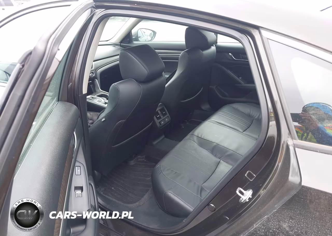 2018 Honda Accord Touring 2.0T VIN:1HGCV2F92JA029674 - 8