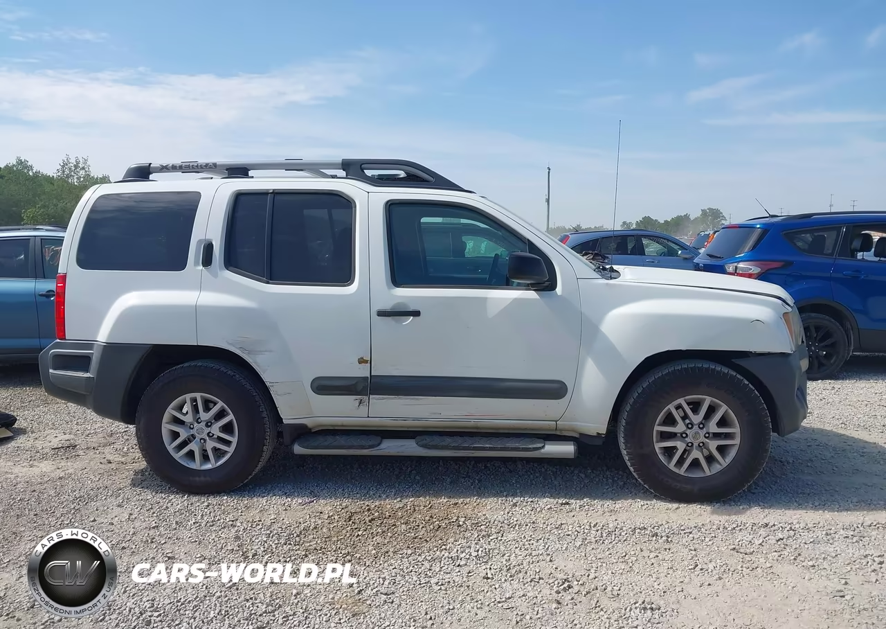 2015 Nissan Xterra S VIN:5N1AN0NU2FN652255 - 13