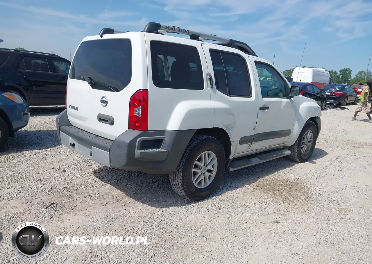 2015 Nissan Xterra S VIN:5N1AN0NU2FN652255 - 4