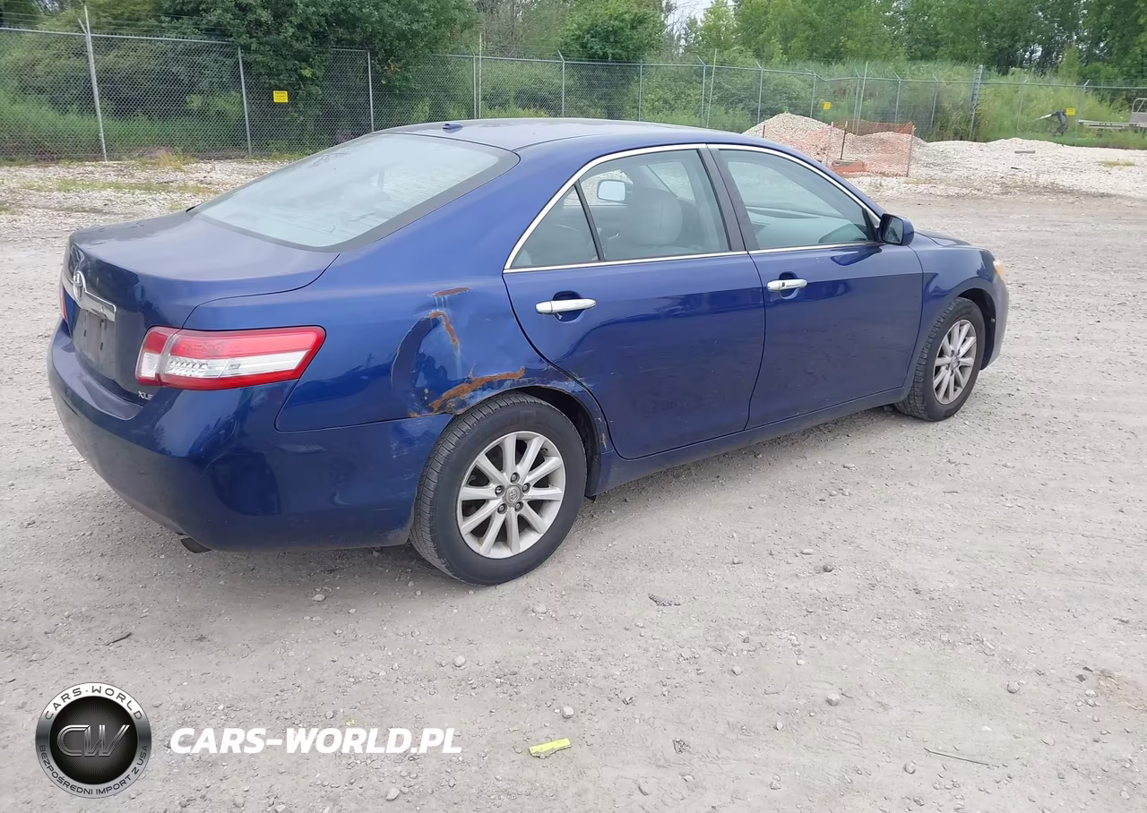 2010 Toyota Camry Xle VIN:4T4BF3EK8AR032466 - 4