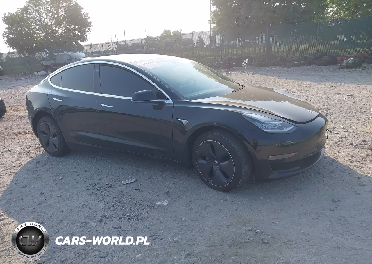 2018 Tesla Model 3 Long Range-Mid Range – zdjęcie 1 z 16
