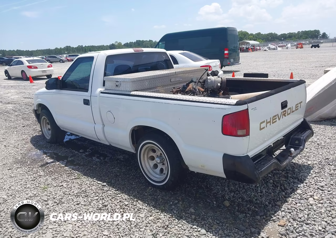 2003 Chevrolet S-10 VIN:1GCCS14H738139495 - 3