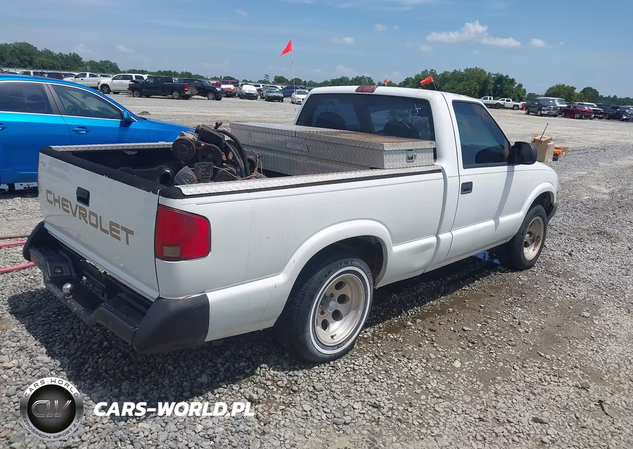 2003 Chevrolet S-10 VIN:1GCCS14H738139495 - 4