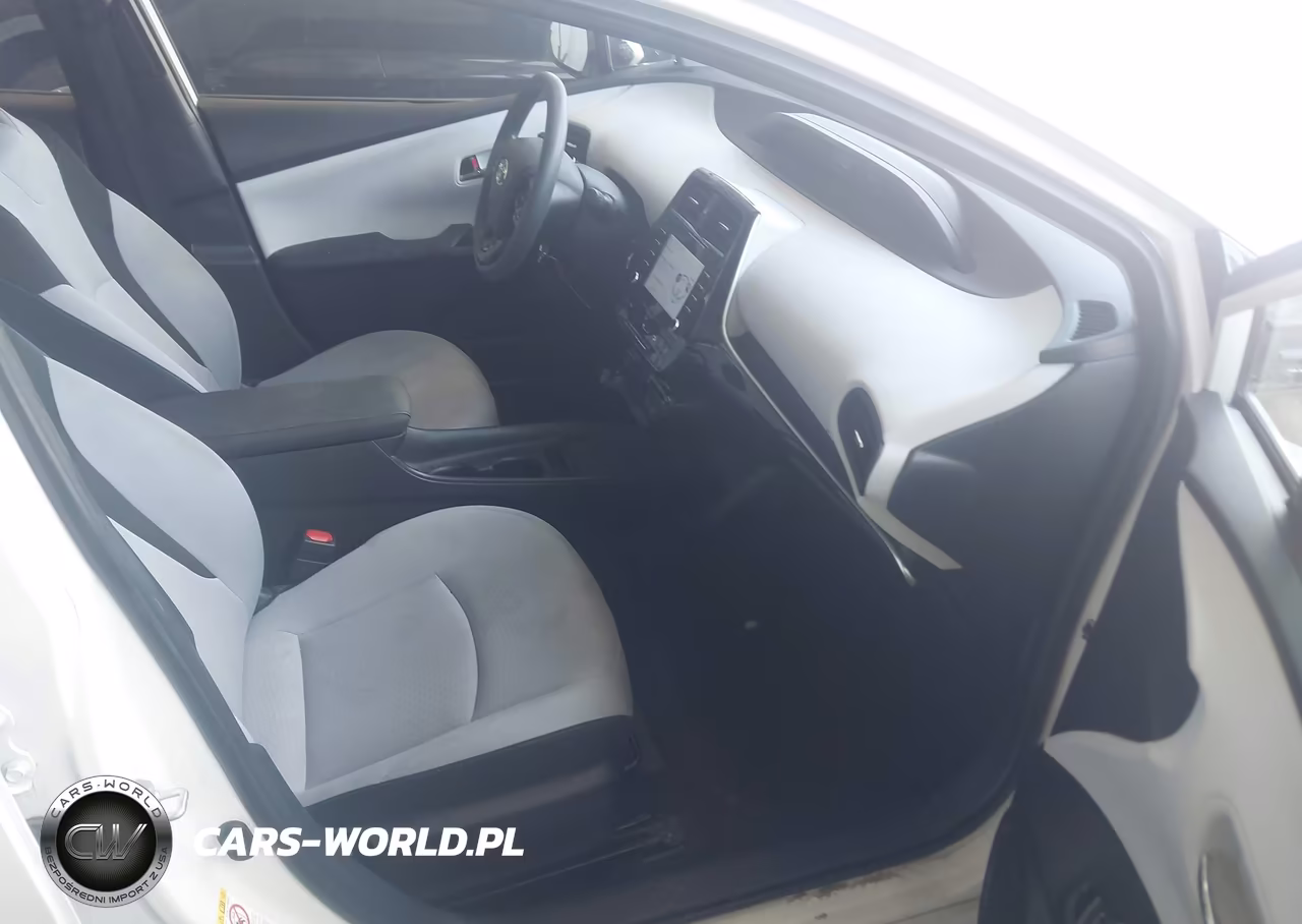 2020 Toyota Prius Le VIN:JTDKARFUXL3103160 - 5
