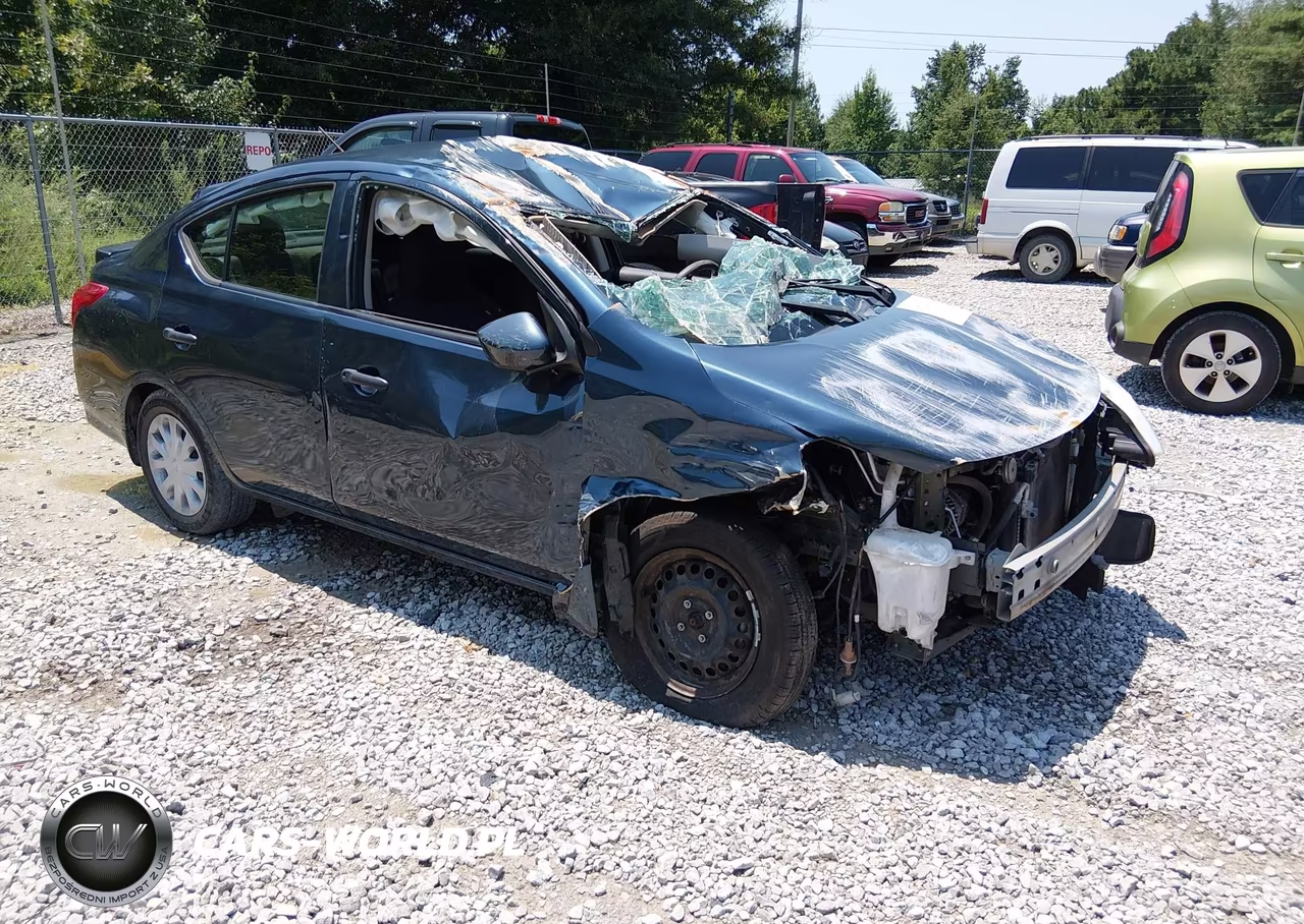 2017 Nissan Versa 1.6 S+ – zdjęcie 1 z 16