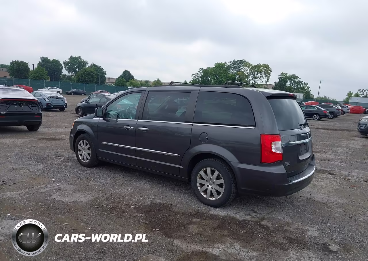 2015 Chrysler Town & Country Touring VIN:2C4RC1BG9FR628636 - 3