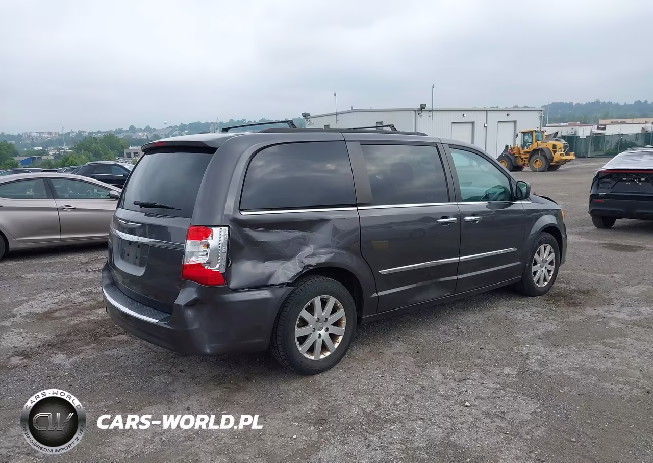 2015 Chrysler Town & Country Touring VIN:2C4RC1BG9FR628636 - 4