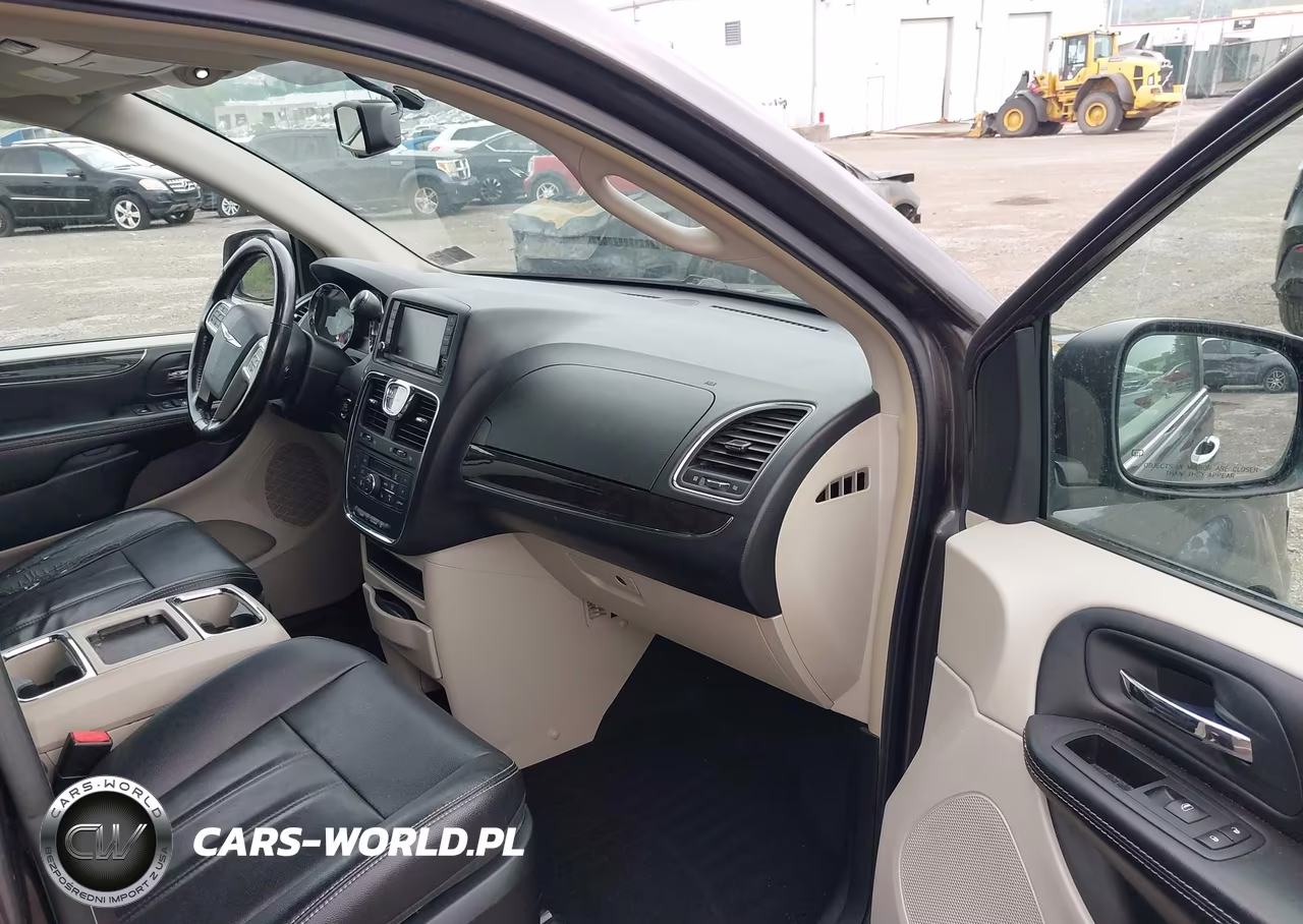 2015 Chrysler Town & Country Touring VIN:2C4RC1BG9FR628636 - 5