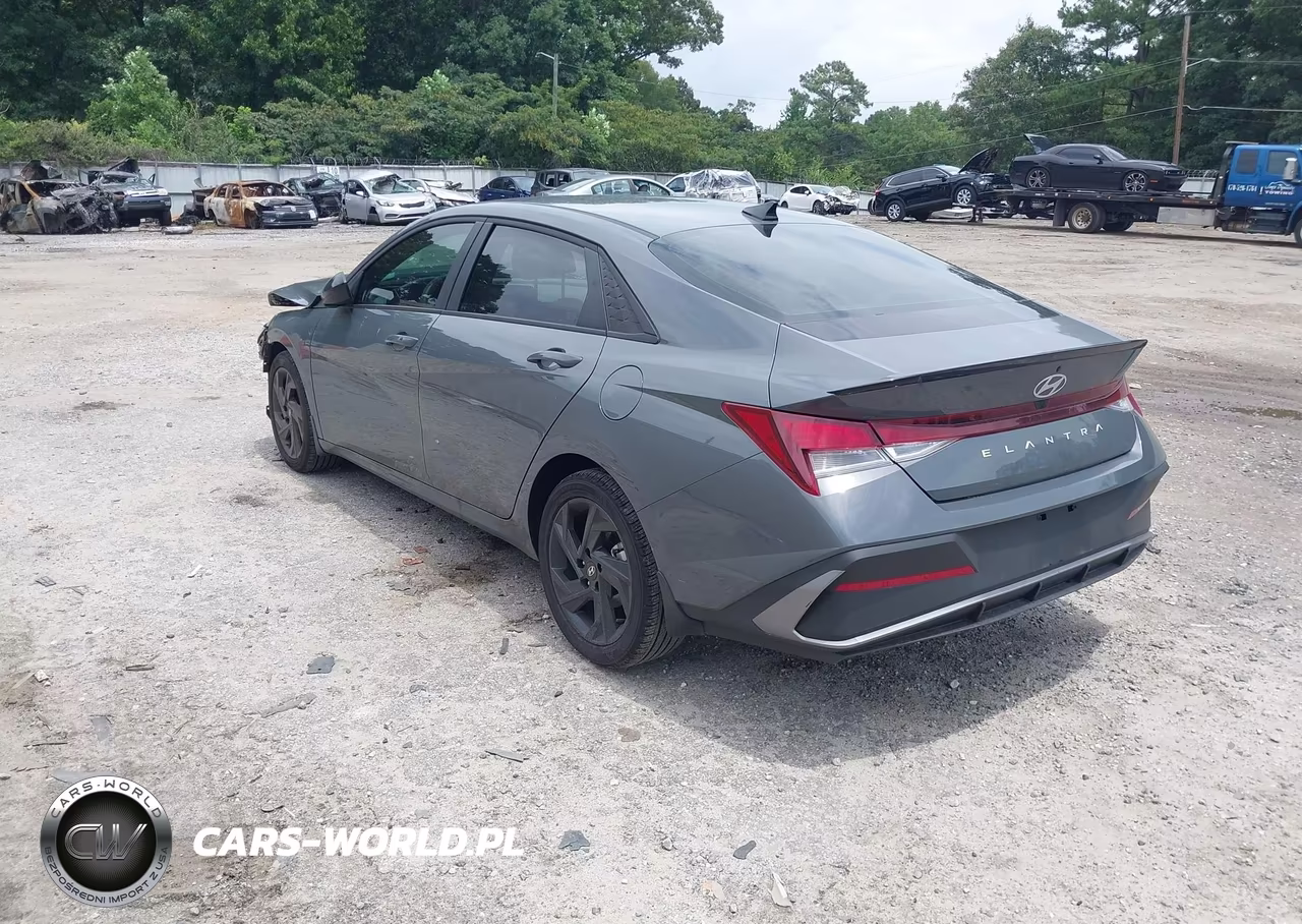 2026 Hyundai Elantra Sel Sport VIN:KMHLM4DG6TU137887 - 3