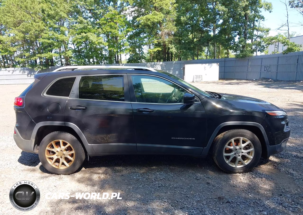 2015 Jeep Cherokee Latitude VIN:1C4PJMCB8FW794929 - 13