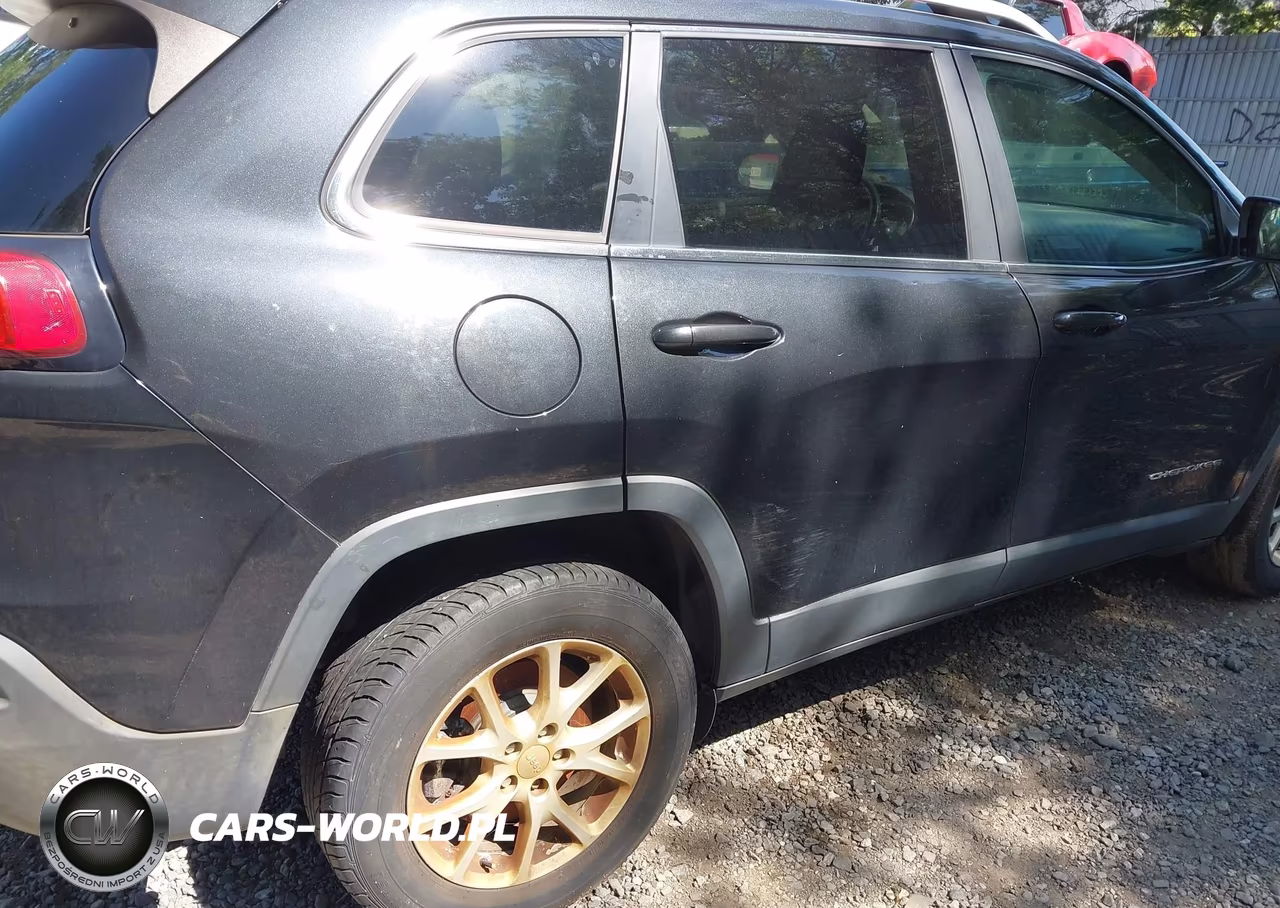 2015 Jeep Cherokee Latitude VIN:1C4PJMCB8FW794929 - 6
