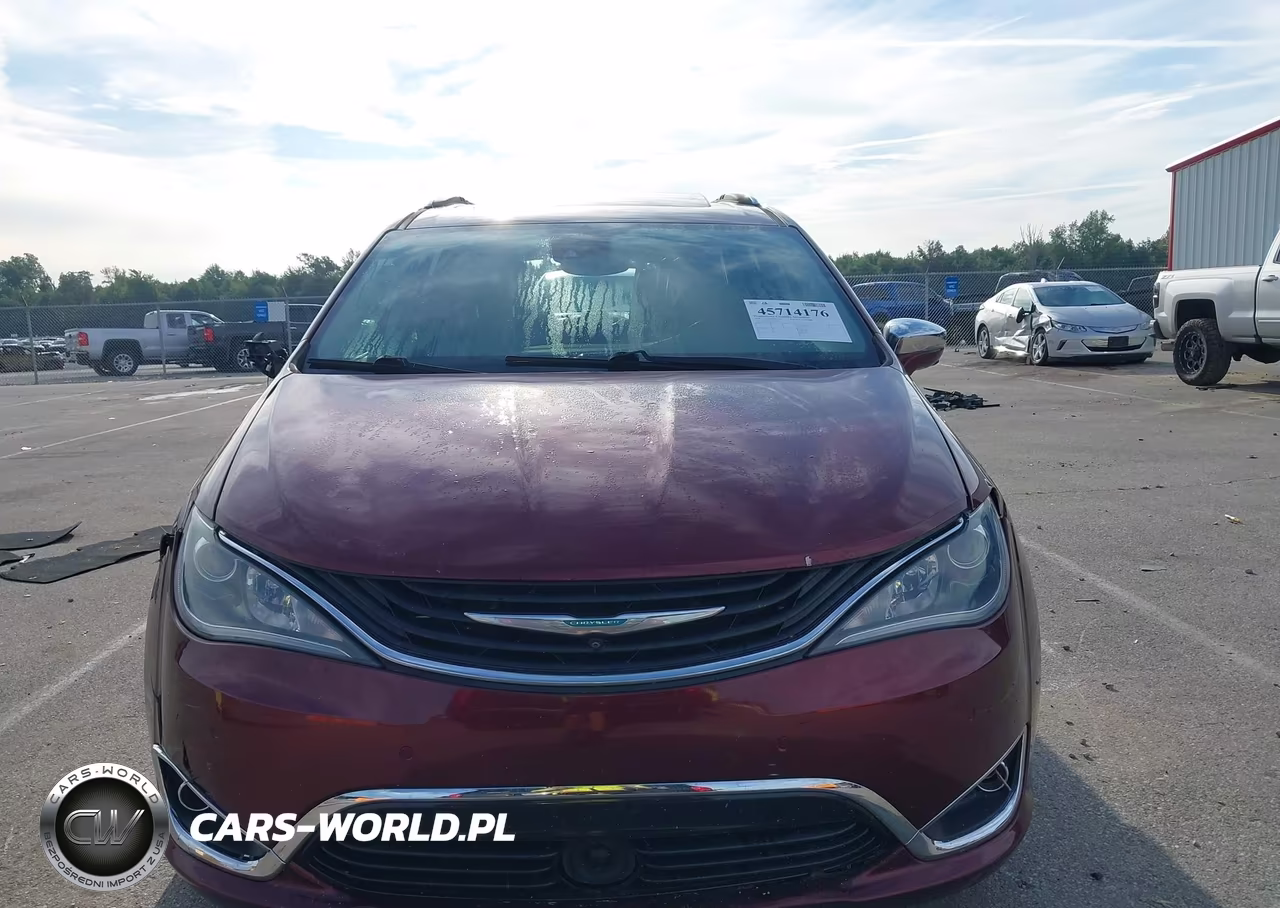 2018 Chrysler Pacifica Hybrid Limited VIN:2C4RC1N72JR213162 - 12