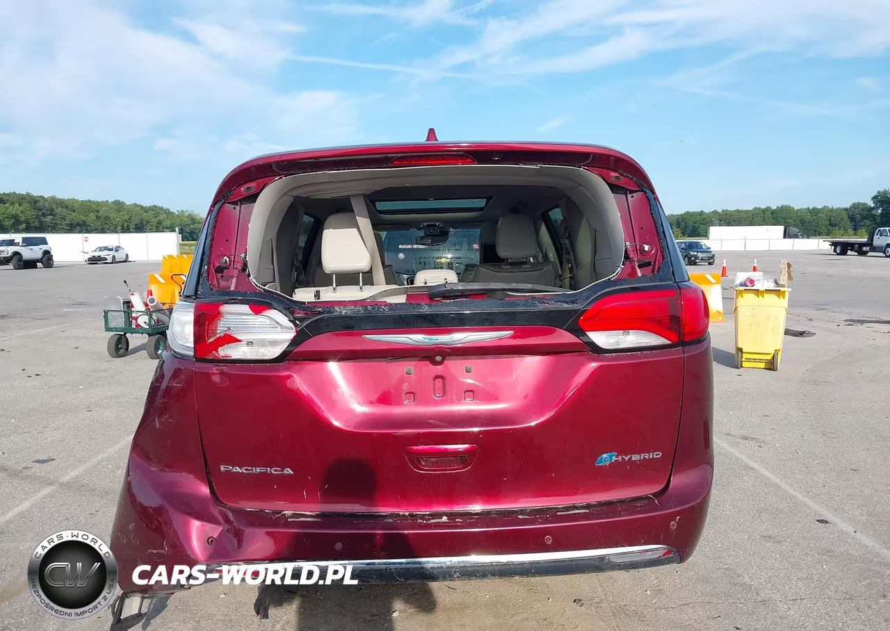 2018 Chrysler Pacifica Hybrid Limited VIN:2C4RC1N72JR213162 - 16