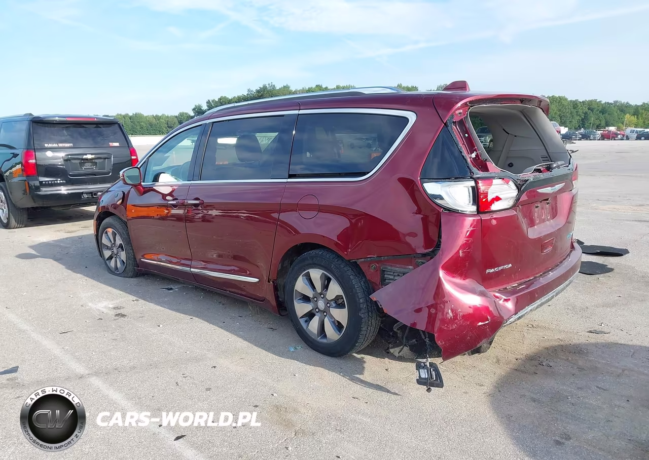 2018 Chrysler Pacifica Hybrid Limited VIN:2C4RC1N72JR213162 - 3