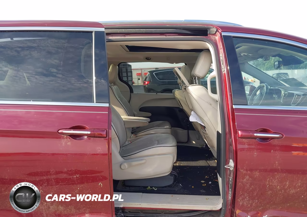 2018 Chrysler Pacifica Hybrid Limited VIN:2C4RC1N72JR213162 - 8