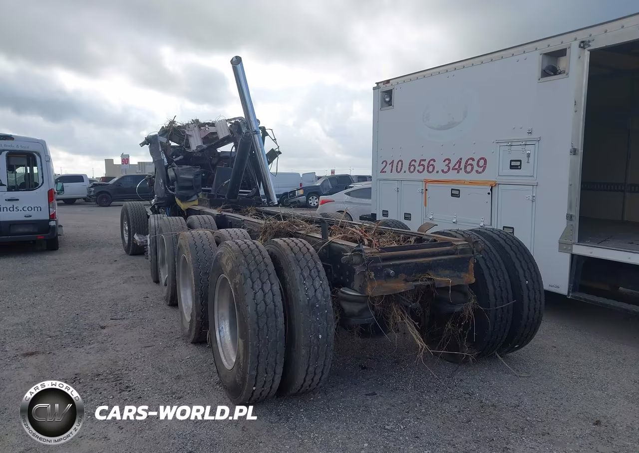 2002 Peterbilt 379 VIN:1XP5PBTX02D586389 - 3