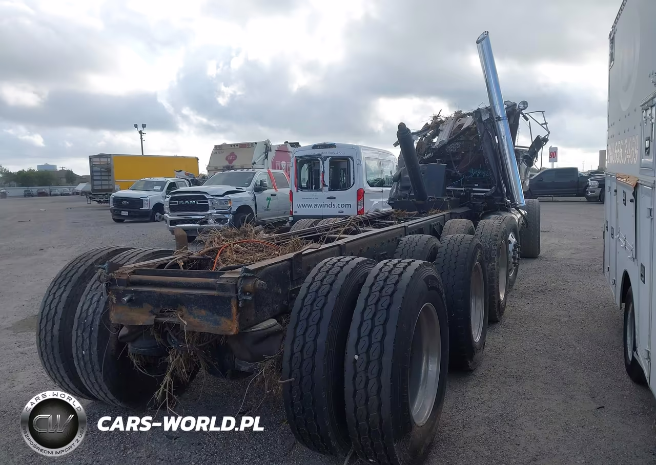 2002 Peterbilt 379 VIN:1XP5PBTX02D586389 - 4