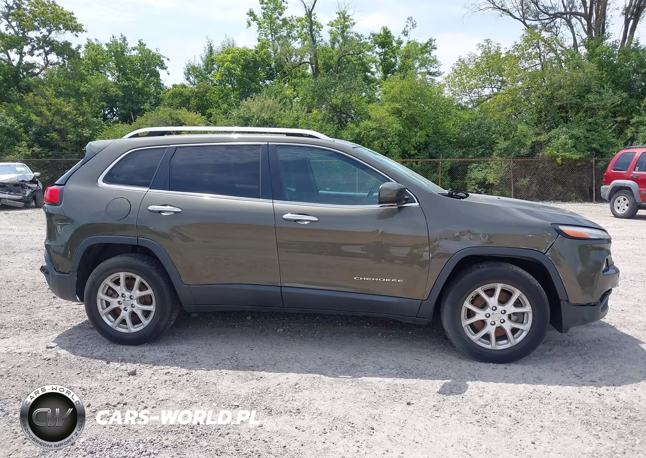 2015 Jeep Cherokee Latitude VIN:1C4PJMCB0FW612947 - 13