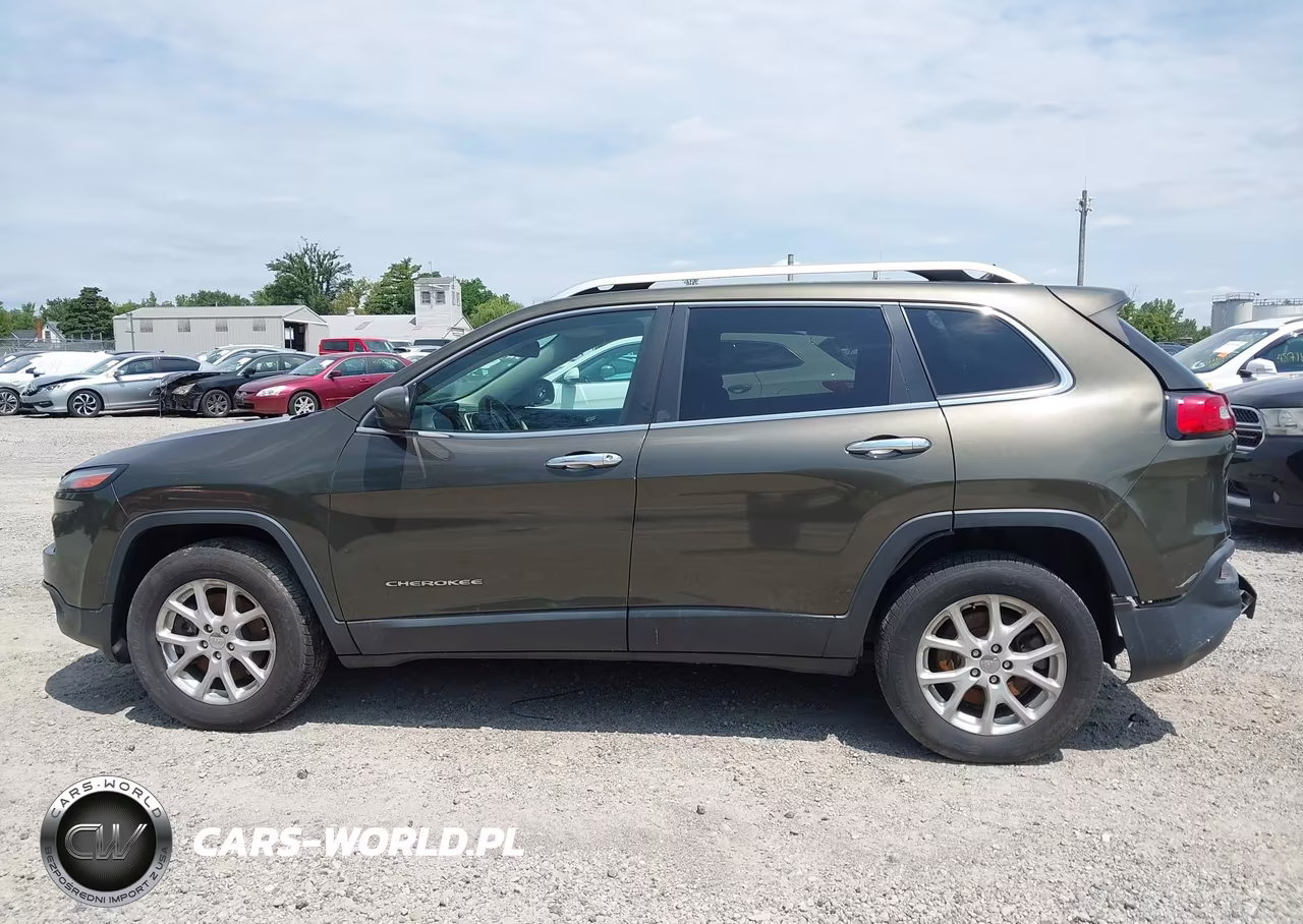 2015 Jeep Cherokee Latitude VIN:1C4PJMCB0FW612947 - 14