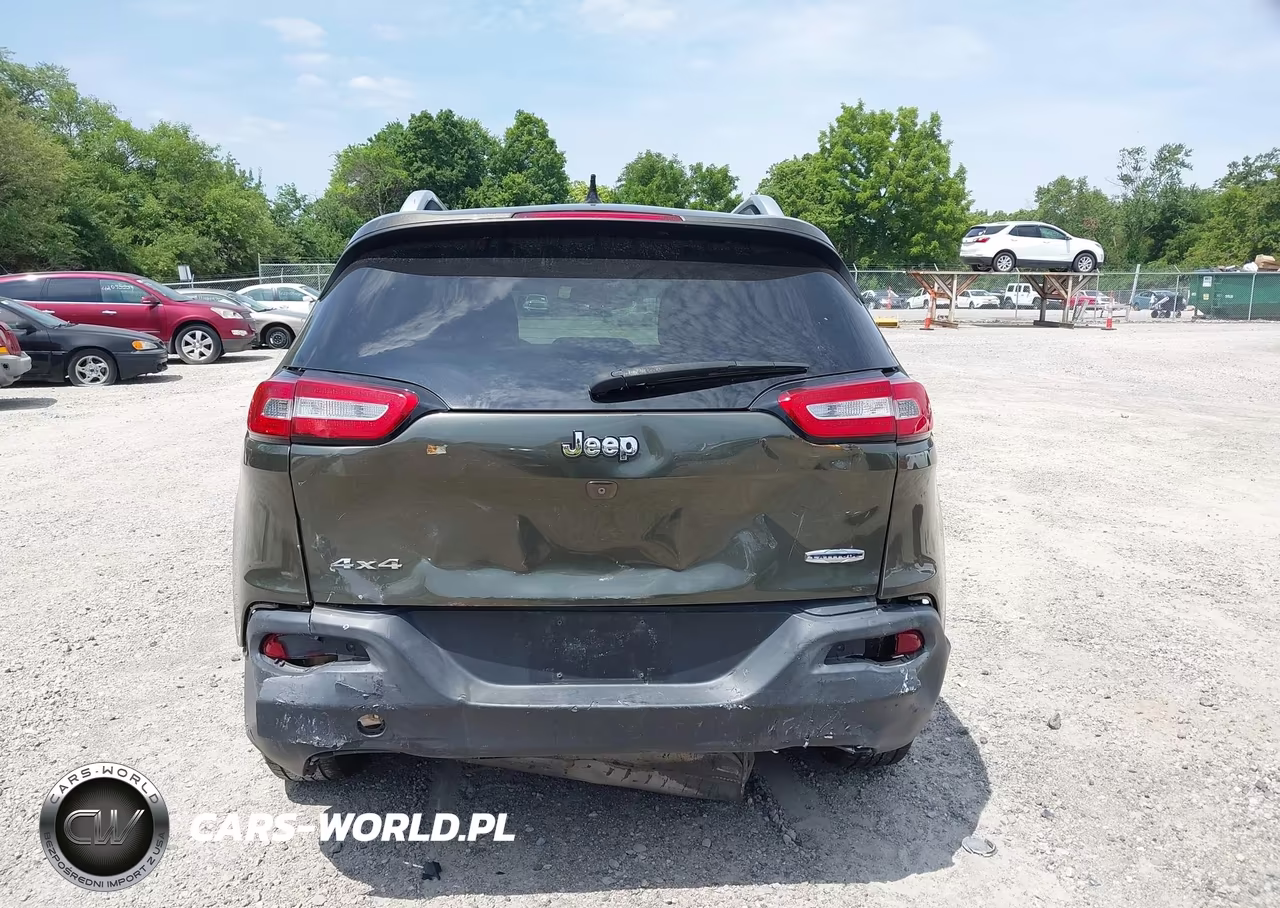 2015 Jeep Cherokee Latitude VIN:1C4PJMCB0FW612947 - 16