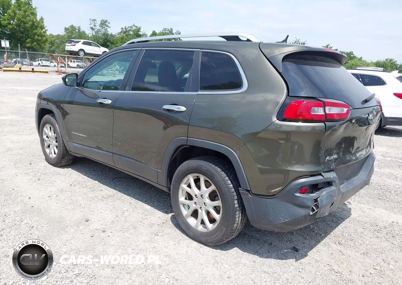 2015 Jeep Cherokee Latitude VIN:1C4PJMCB0FW612947 - 3
