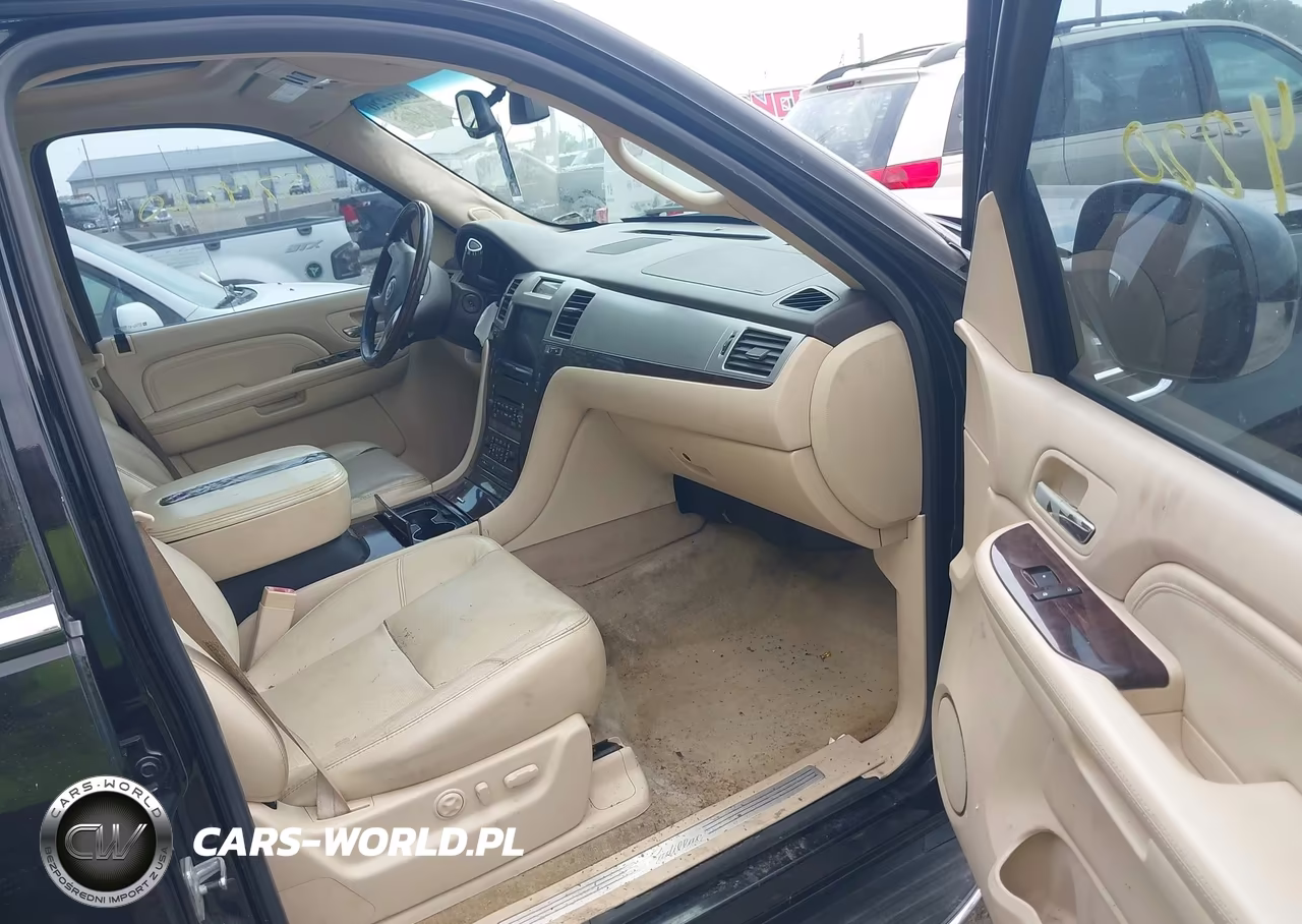 2007 Cadillac Escalade Luxury VIN:1GYFK63857R206715 - 5