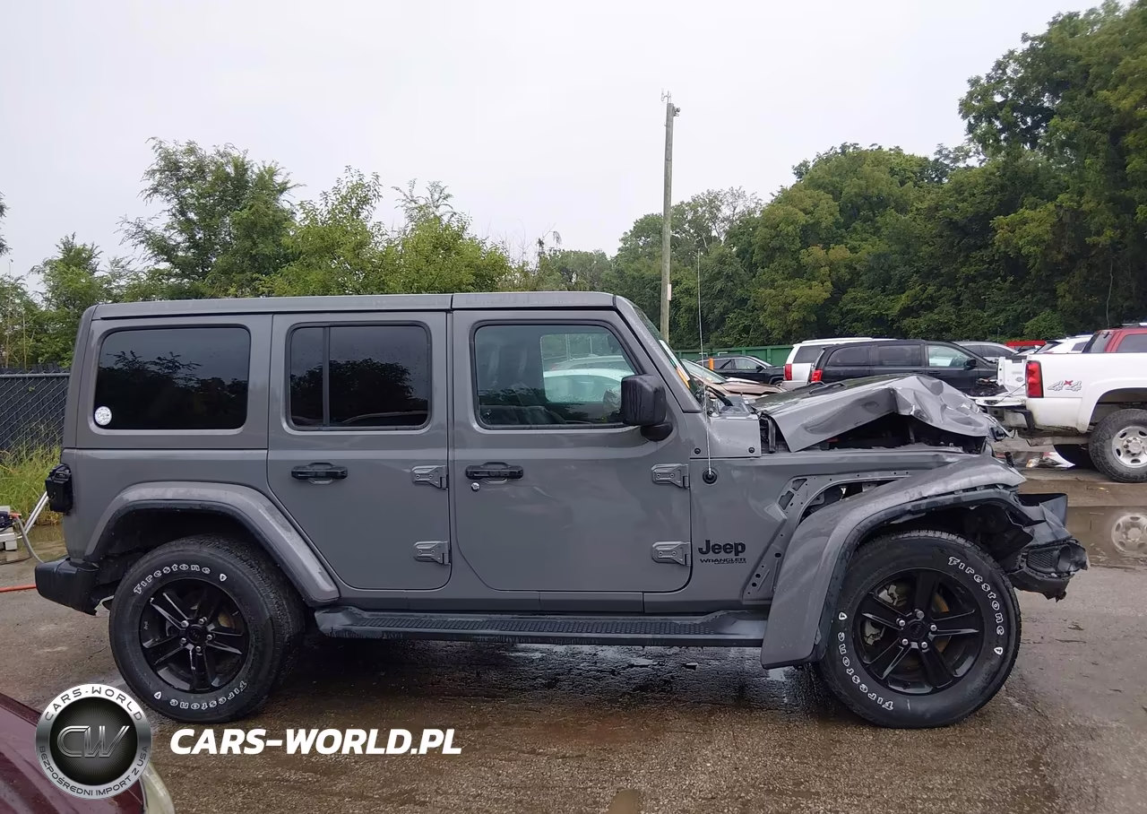 2020 Jeep Wrangler Unlimited Sahara Altitude 4X4 VIN:1C4HJXEG2LW137893 - 13