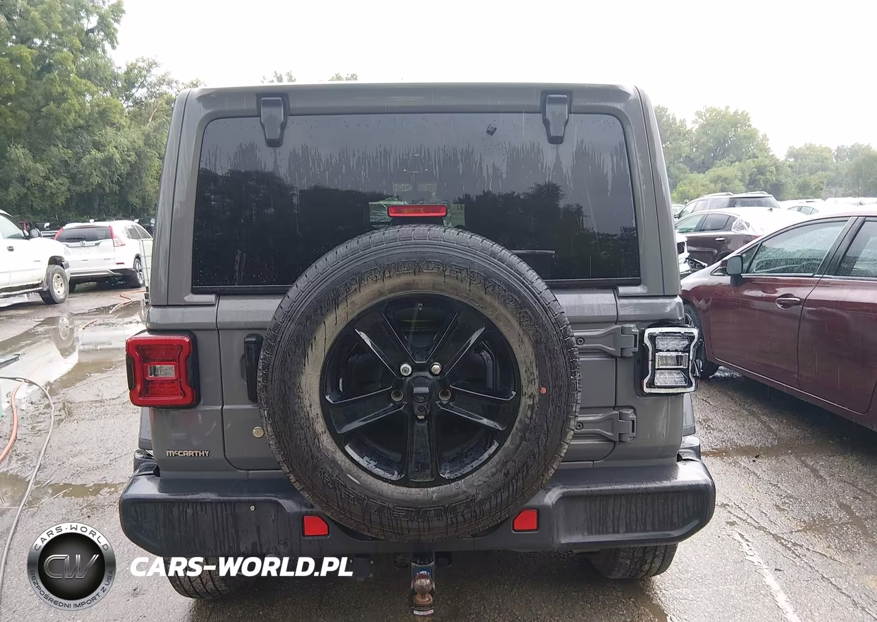 2020 Jeep Wrangler Unlimited Sahara Altitude 4X4 VIN:1C4HJXEG2LW137893 - 16