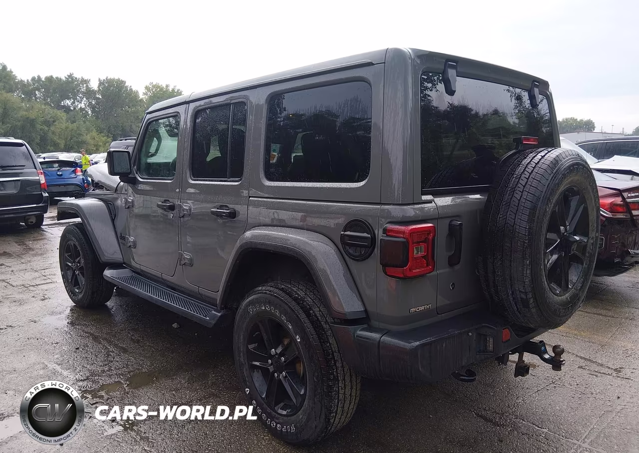 2020 Jeep Wrangler Unlimited Sahara Altitude 4X4 VIN:1C4HJXEG2LW137893 - 3