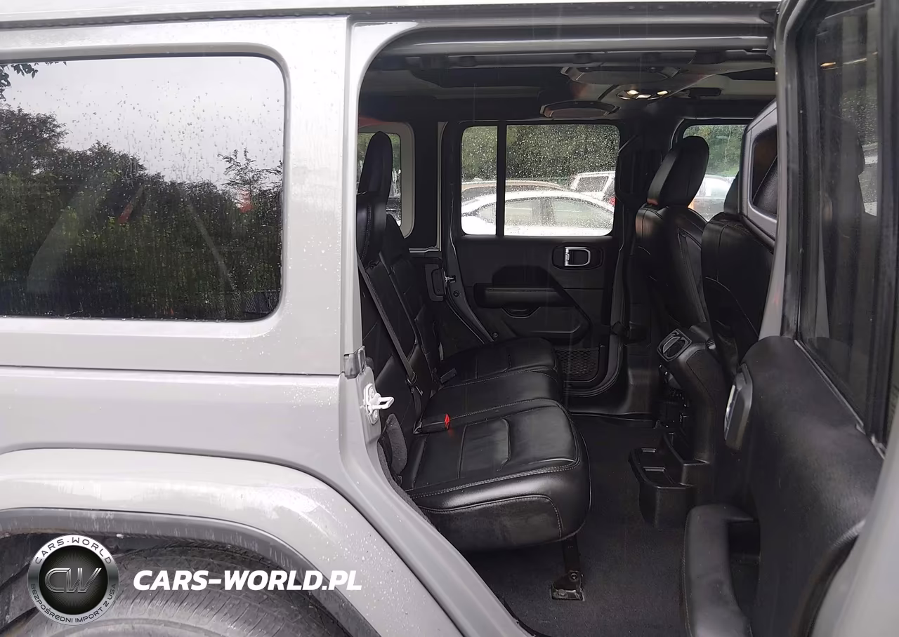 2020 Jeep Wrangler Unlimited Sahara Altitude 4X4 VIN:1C4HJXEG2LW137893 - 8