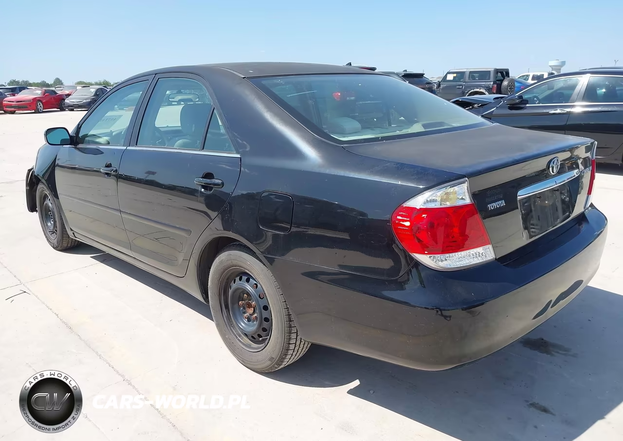 2005 Toyota Camry Le VIN:4T1BE32K25U003780 - 3