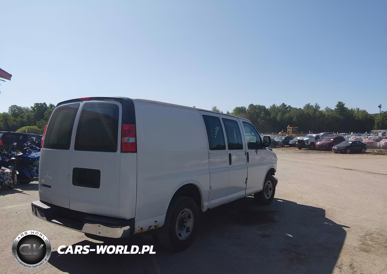 2011 Chevrolet Express 2500 Work Van VIN:1GCWGFBA8B1146884 - 4