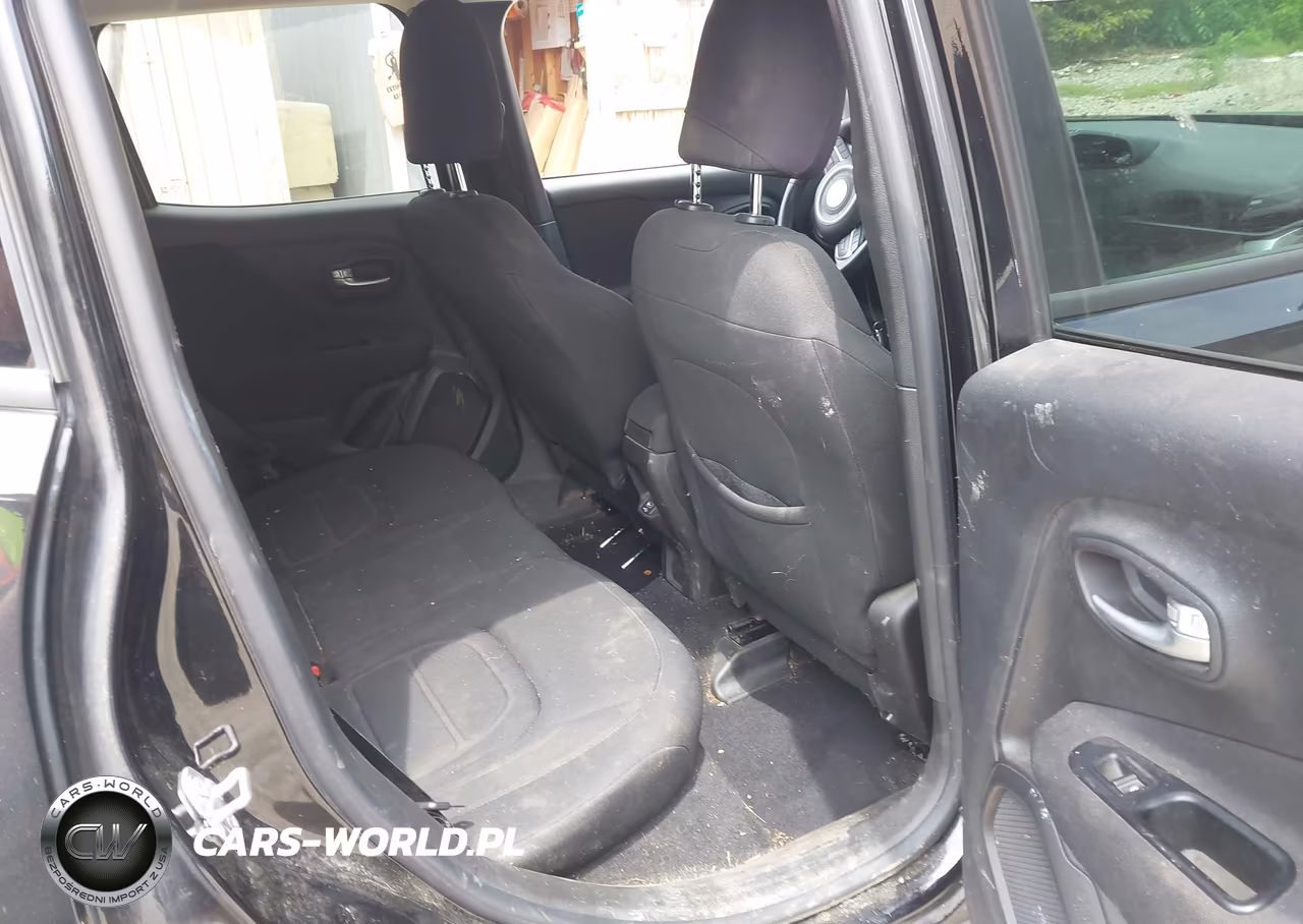 2020 Jeep Renegade Latitude 4X4 VIN:ZACNJBBB4LPM01284 - 8