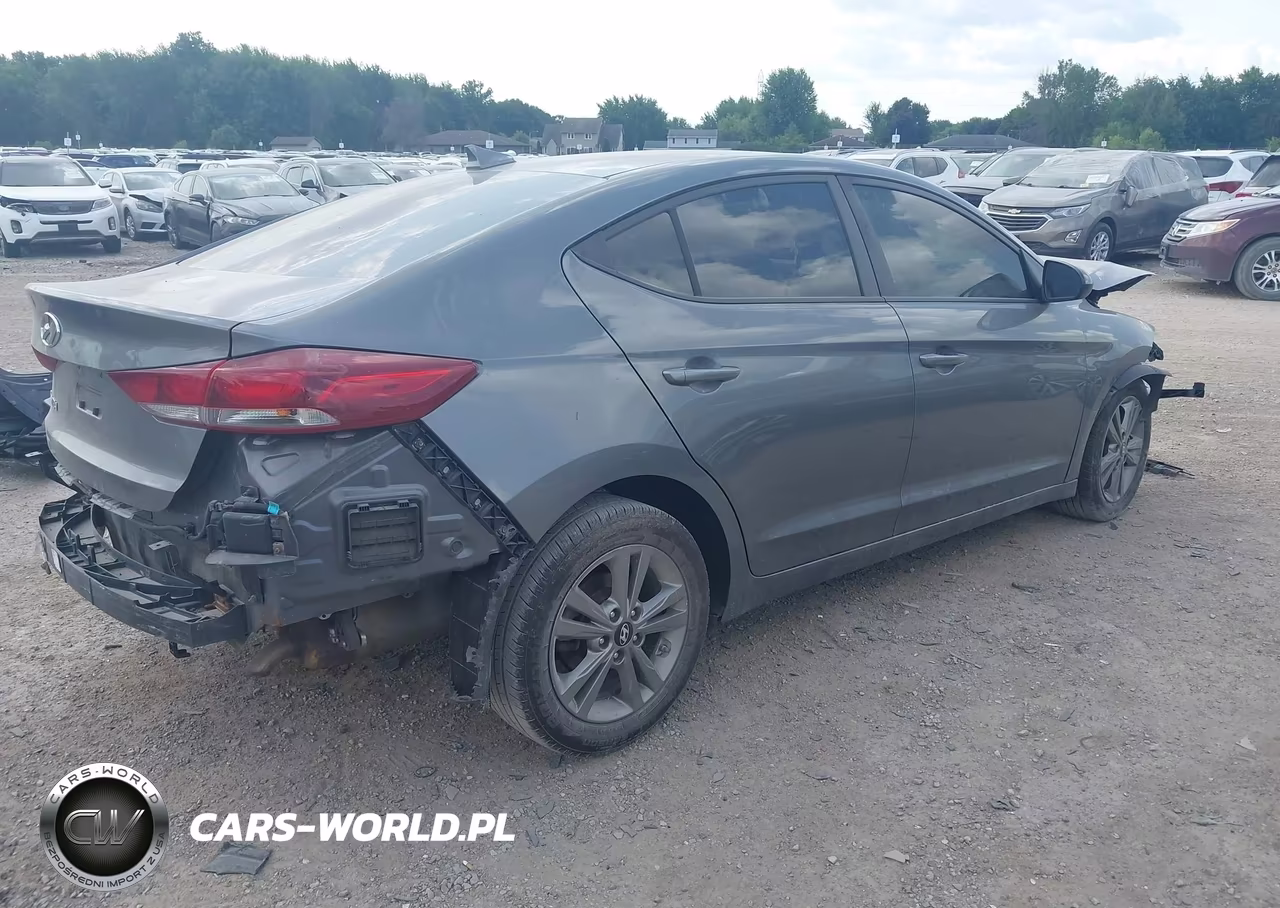 2018 Hyundai Elantra Sel VIN:5NPD84LF0JH388661 - 4