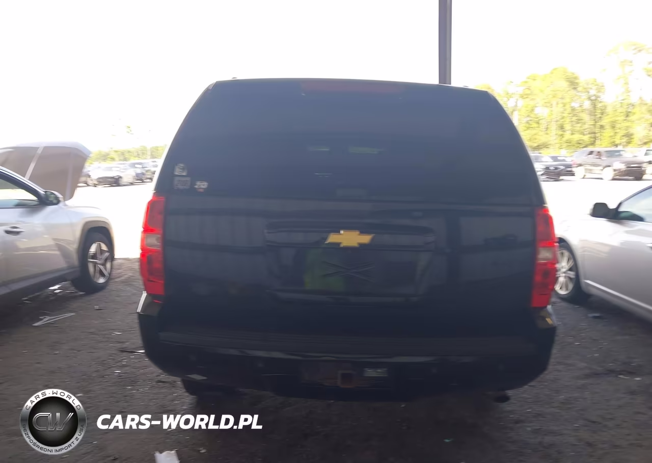 2013 Chevrolet Suburban Lt VIN:1GNWKMEG8DR305725 - 17
