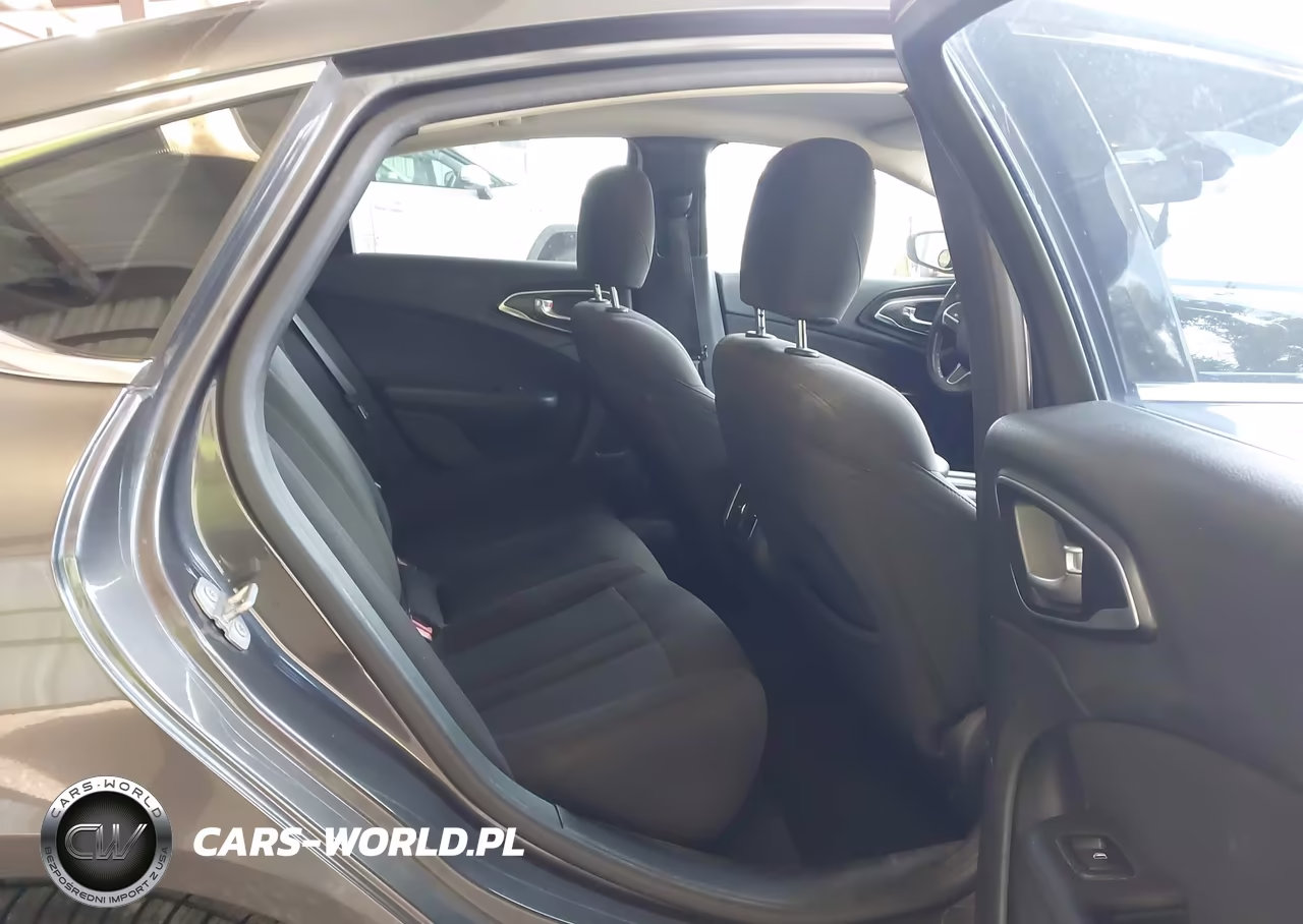 2015 Chrysler 200 Limited VIN:1C3CCCAB2FN709681 - 8