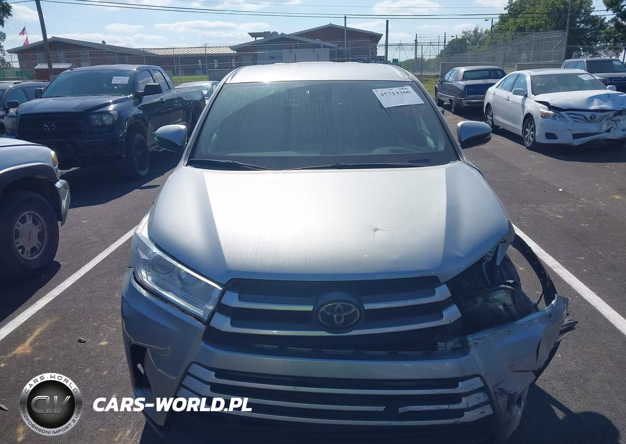 2019 Toyota Highlander Le VIN:5TDZARFHXKS048353 - 12
