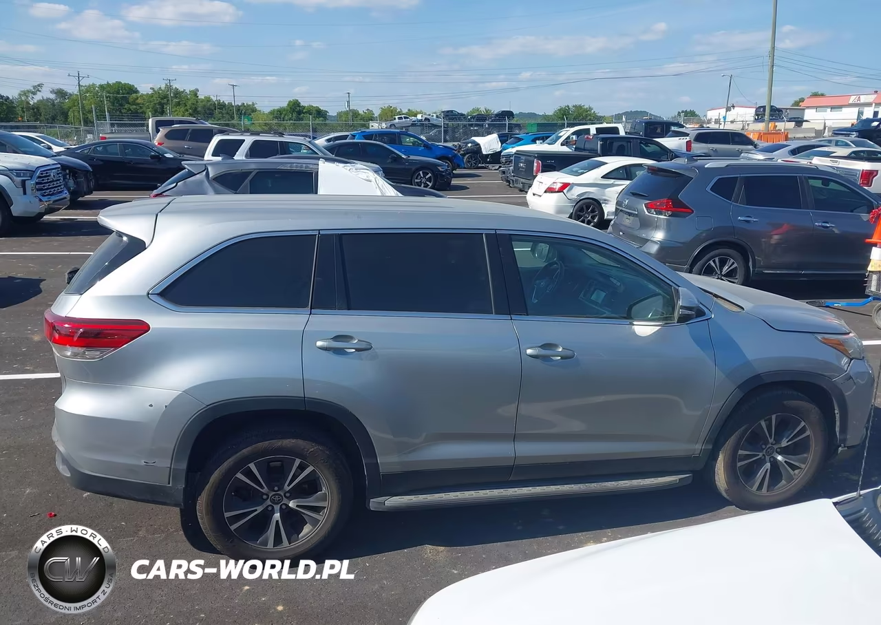 2019 Toyota Highlander Le VIN:5TDZARFHXKS048353 - 13