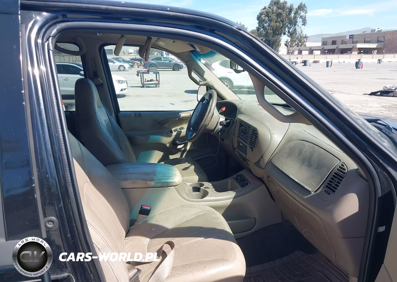 2001 Ford Expedition Eddie Bauer VIN:1FMEU17W01LB39079 - 5